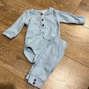 Buttery soft matching set 0-3 with bonus hat